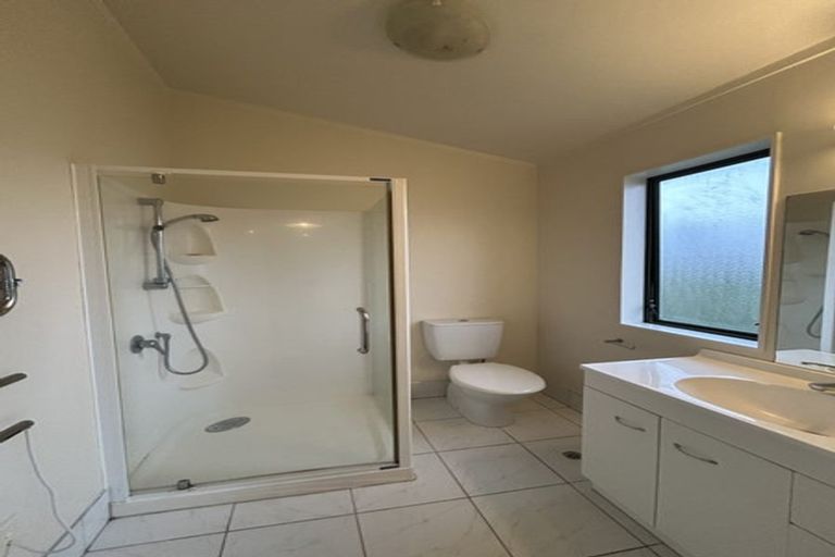 Photo of property in 4 Mitika Way, Strathmore Park, Wellington, 6022