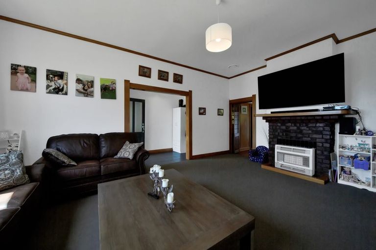 Photo of property in 16 Dixon Avenue, Hawera, 4610