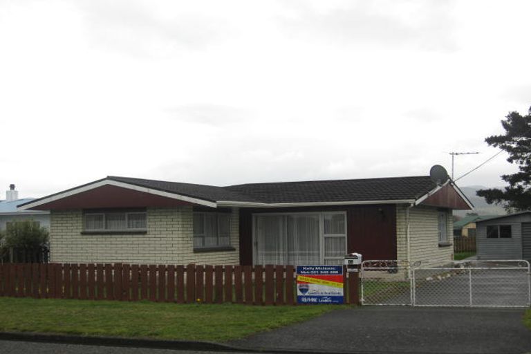 Photo of property in 24 Taverner Street, Carterton, 5713