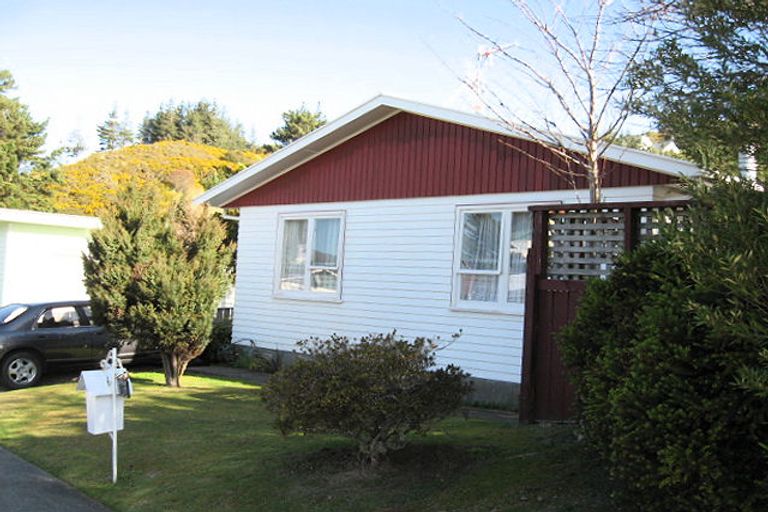 Photo of property in 35 Mcgowan Road, Wainuiomata, Lower Hutt, 5014