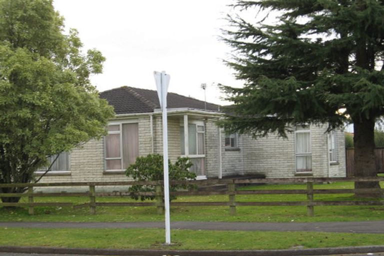 Photo of property in 2 Crosher Place, Silverdale, Hamilton, 3216