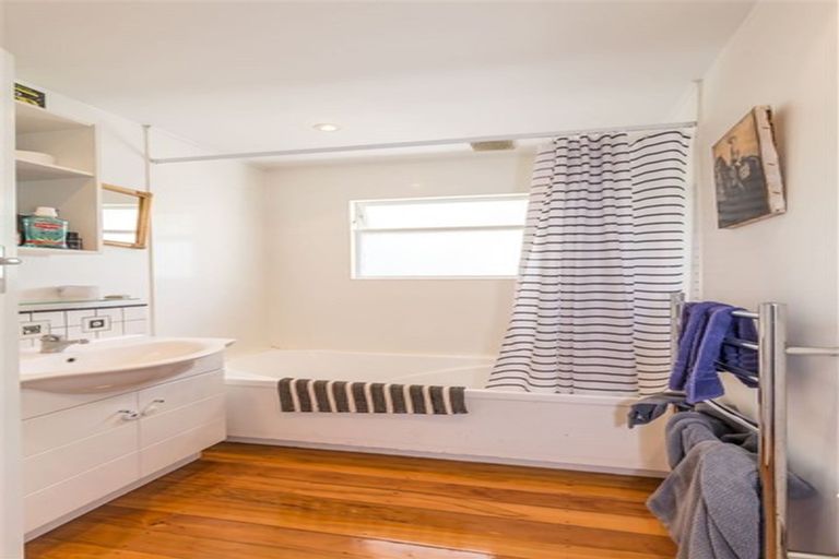 Photo of property in 84 Glandovey Road, Fendalton, Christchurch, 8052