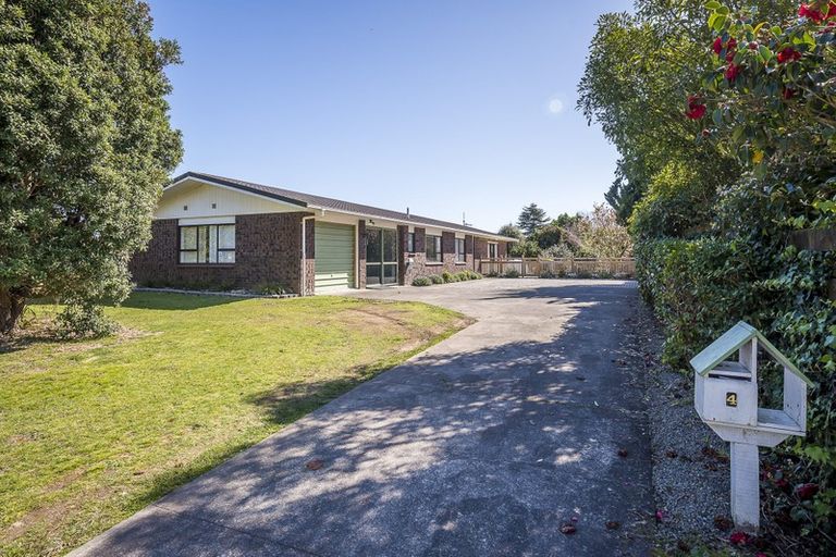 Photo of property in 4 Graham Grove, Waikanae, 5036