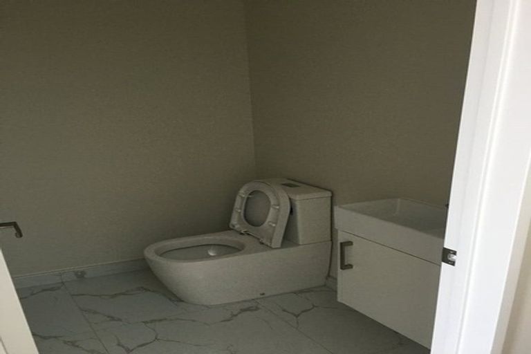 Photo of property in 10 Hapukupuku Avenue, Beachlands, Auckland, 2018