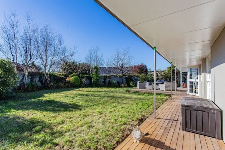Photo of property in 12 Walker Place, Rangiora, 7400