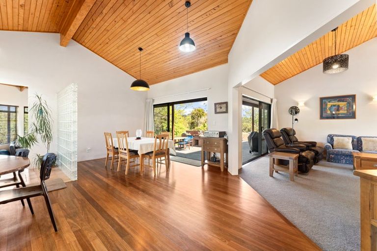 Photo of property in 103 Awa Road, Kumeu, 0891