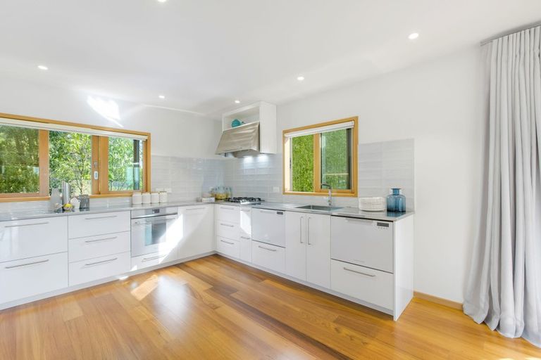 Photo of property in 86 Kitchener Road, Milford, Auckland, 0620