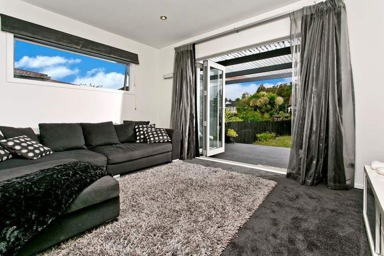 Photo of property in 49 Sylvia Road, Hillcrest, Auckland, 0627