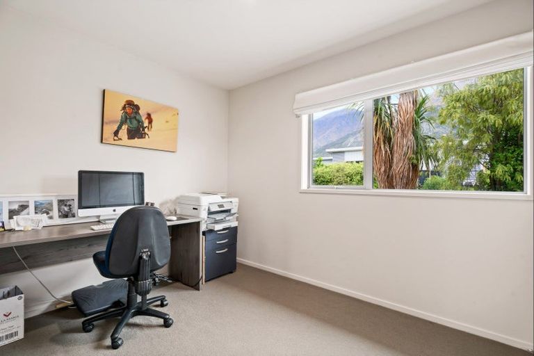 Photo of property in 3 Rere Road, Lake Hayes, Queenstown, 9304