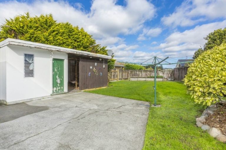 Photo of property in 5 Pokaka Street, Birchville, Upper Hutt, 5018