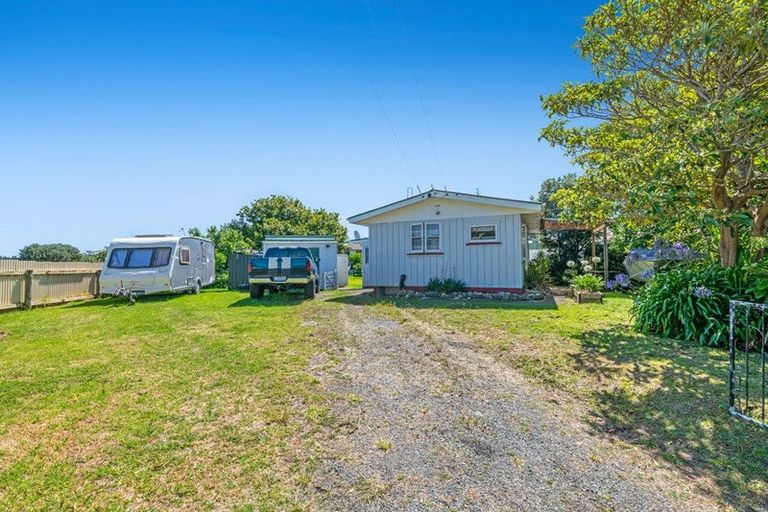 Photo of property in 4 James Mcleod Road, Shelly Beach, Helensville, 0874