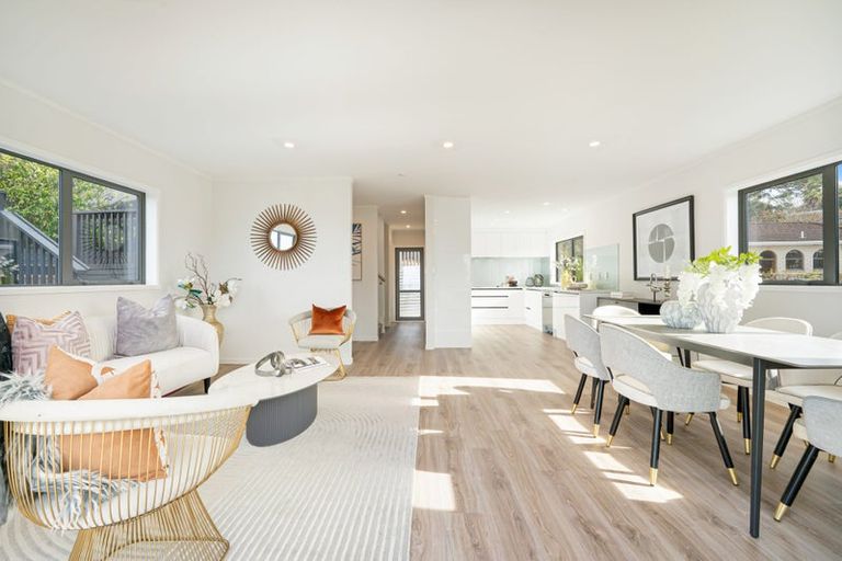 Photo of property in 3/433a East Coast Road, Mairangi Bay, Auckland, 0630