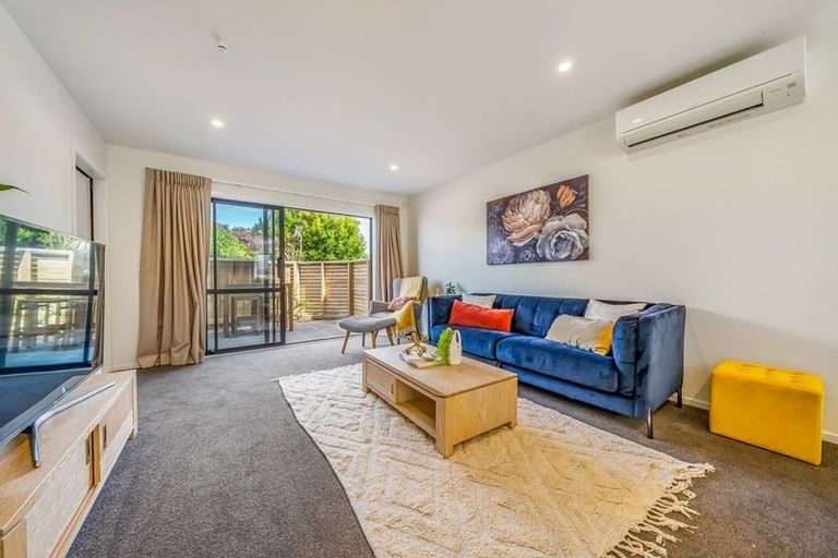 Photo of property in 16 Okoutu Lane, Moera, Lower Hutt, 5010