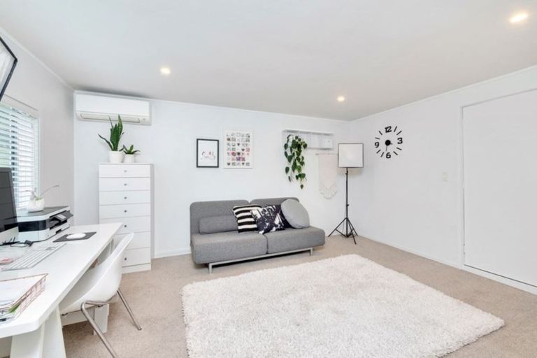Photo of property in 20 Asbury Crescent, Campbells Bay, Auckland, 0630