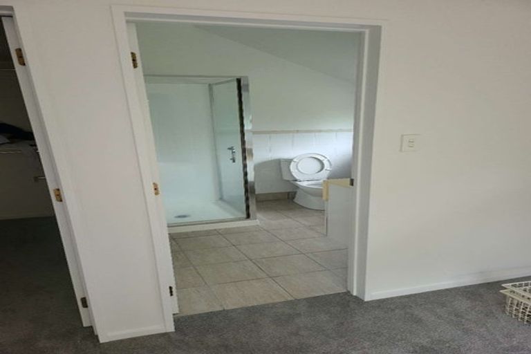 Photo of property in 20 Te Hoe Grove, Pinehill, Auckland, 0632