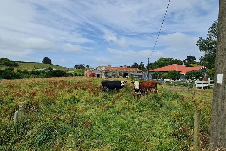 Photo of property in Dwg & Ex Dairy Factory, 25 Old Normanby Road, Okaiawa, Hawera, 4678