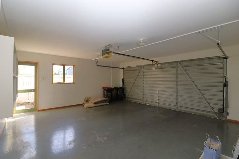 Photo of property in 15 Brockworth Place, Riccarton, Christchurch, 8011