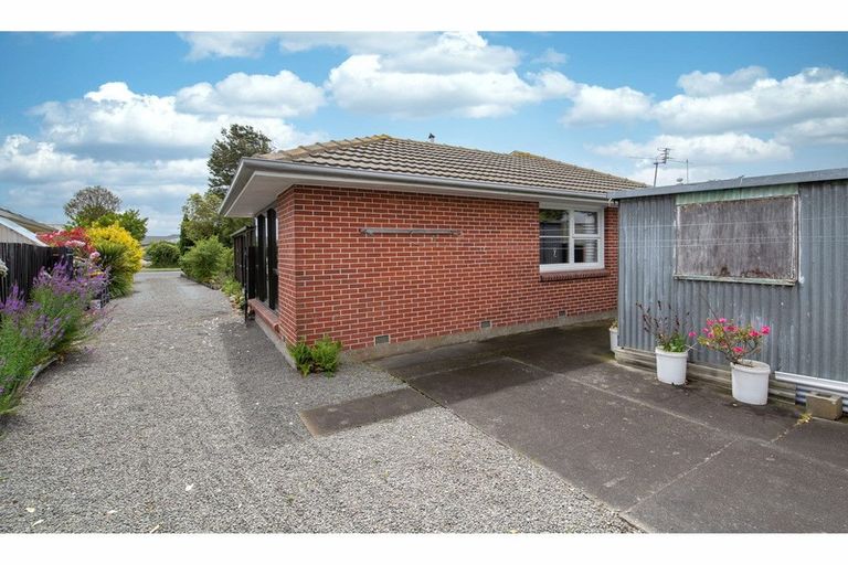 Photo of property in 64 Niven Street, Avondale, Christchurch, 8061