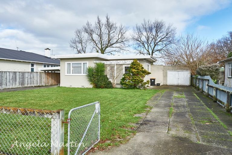 Photo of property in 34 Shamrock Street, Takaro, Palmerston North, 4412