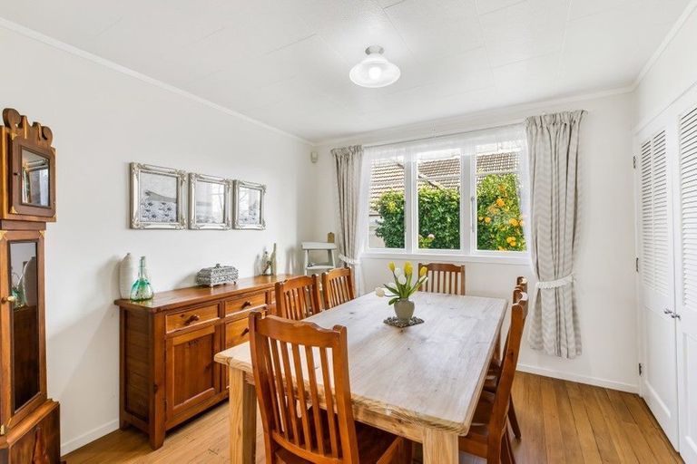 Photo of property in 30 Queen Street, Te Puke, 3119