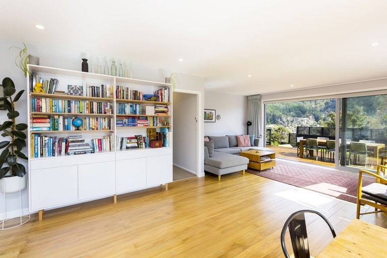 Photo of property in 2 Hobbit Lane, Pinehaven, Upper Hutt, 5371