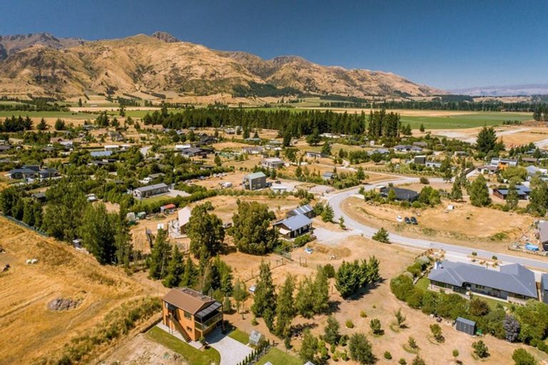 Photo of property in 67 Grandview Road, Lake Hawea, Wanaka, 9382