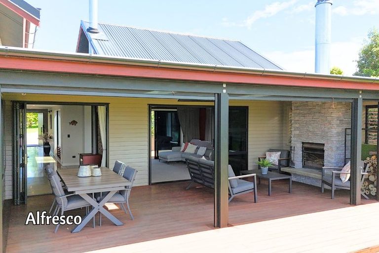 Photo of property in 67 Lomond Grove, Acacia Bay, Taupo, 3385