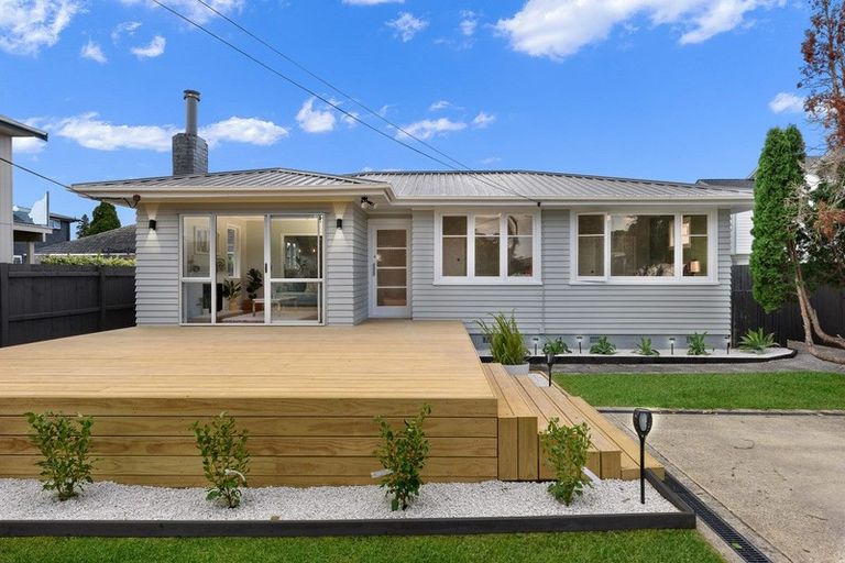 Photo of property in 13 Stokes Avenue, Te Atatu Peninsula, Auckland, 0610