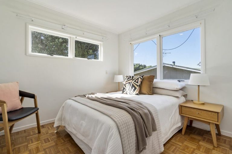 Photo of property in 10 Brunton Place, Glenfield, Auckland, 0629