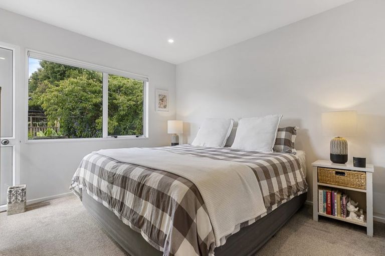 Photo of property in 2/58 Botany Road, Botany Downs, Auckland, 2010