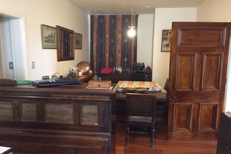 Photo of property in 16a Hadfield Terrace, Kelburn, Wellington, 6012