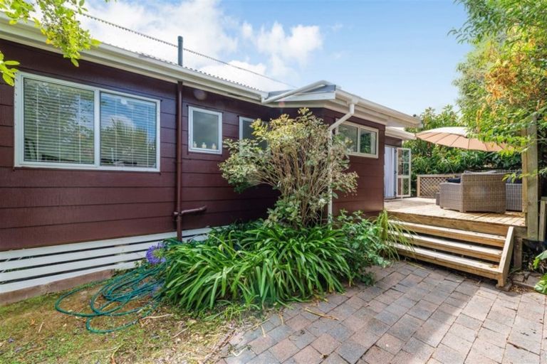 Photo of property in 2/25 Lucinda Place, Glen Eden, Auckland, 0602