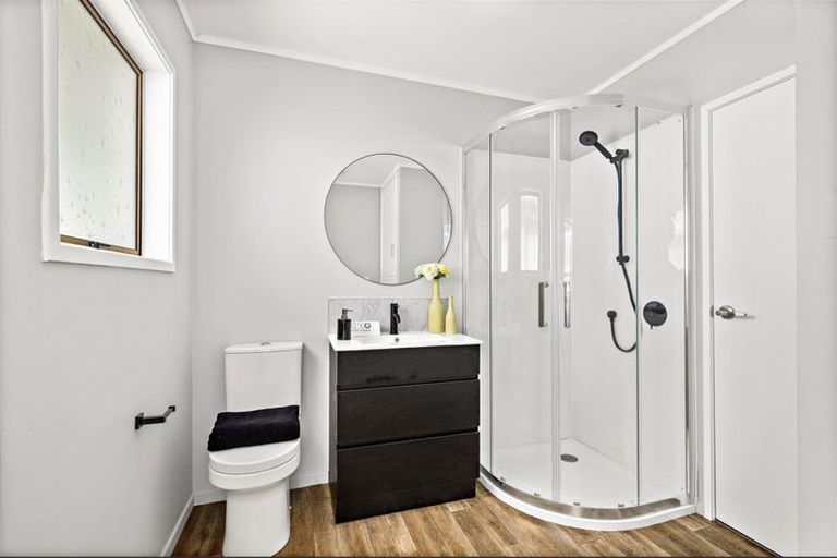 Photo of property in 147a Browns Bay Road, Browns Bay, Auckland, 0630