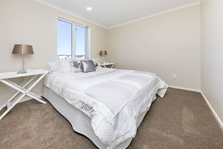 Photo of property in 14 Warbler Crescent, Papakura, 2110
