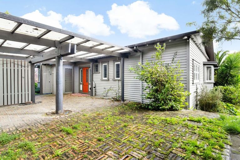 Photo of property in 69 Balmain Road, Birkenhead, Auckland, 0626