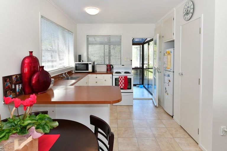 Photo of property in 2/92 Florence Avenue, Orewa, 0931