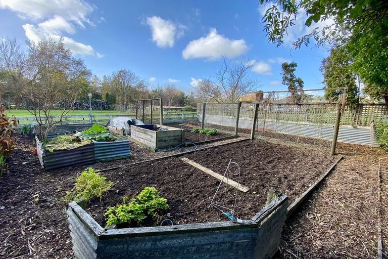 Photo of property in 331 Kairanga Bunnythorpe Road, Bunnythorpe, Palmerston North, 4478