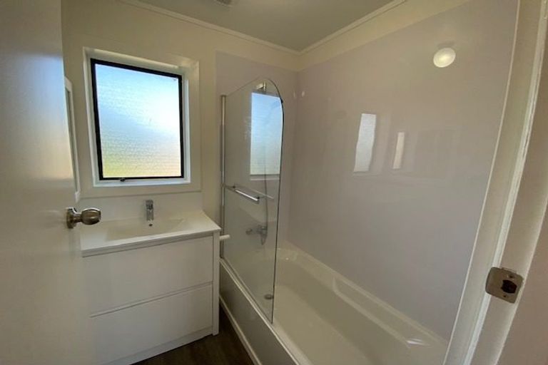 Photo of property in 37 Fairclough Road, Beach Haven, Auckland, 0626