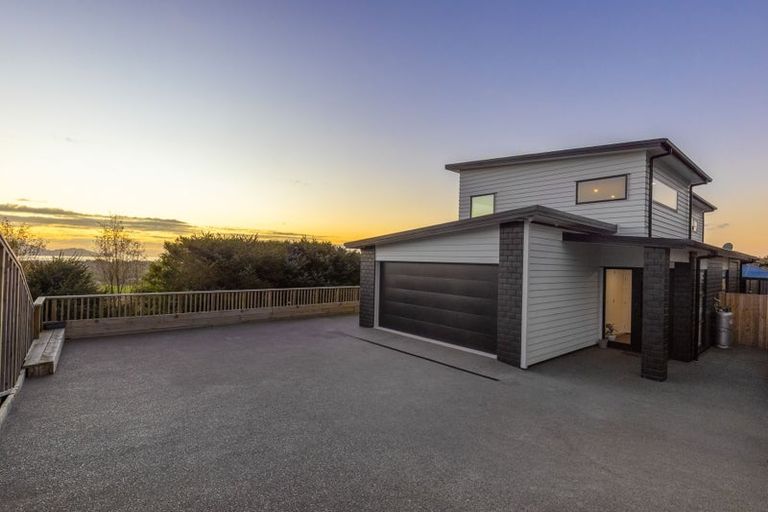 Photo of property in 94 Kotare Street, Waikanae, 5036
