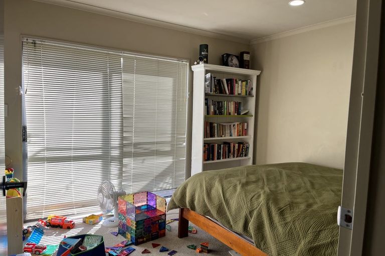 Photo of property in Waimanu Bay Village, 30/1 Piriti Drive, Te Atatu Peninsula, Auckland, 0610