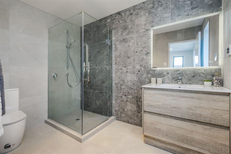 Photo of property in 4 Bendridge Street, Flat Bush, Auckland, 2019