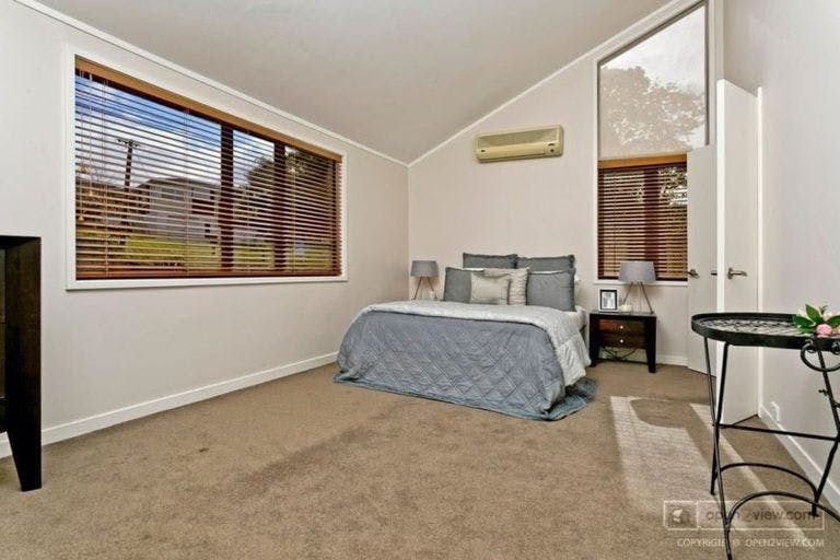 Photo of property in 1/19 Beach Road, Castor Bay, Auckland, 0620