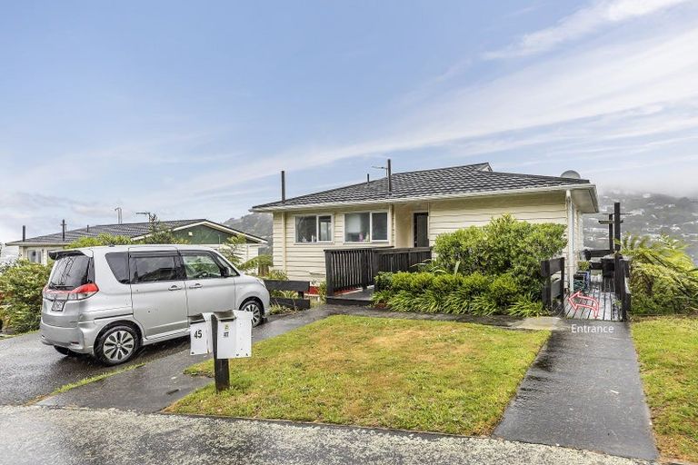 Photo of property in 45 Chartwell Drive, Crofton Downs, Wellington, 6035