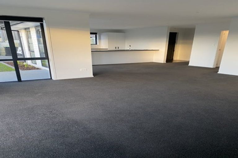 Photo of property in 8 Albatross Lane, Welcome Bay, Tauranga, 3112