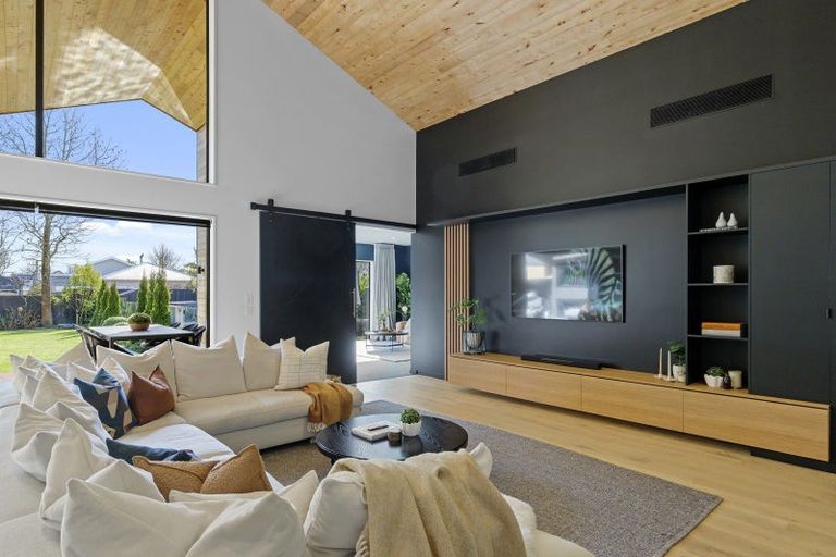 Photo of property in 39 Paparoa Street, Papanui, Christchurch, 8053