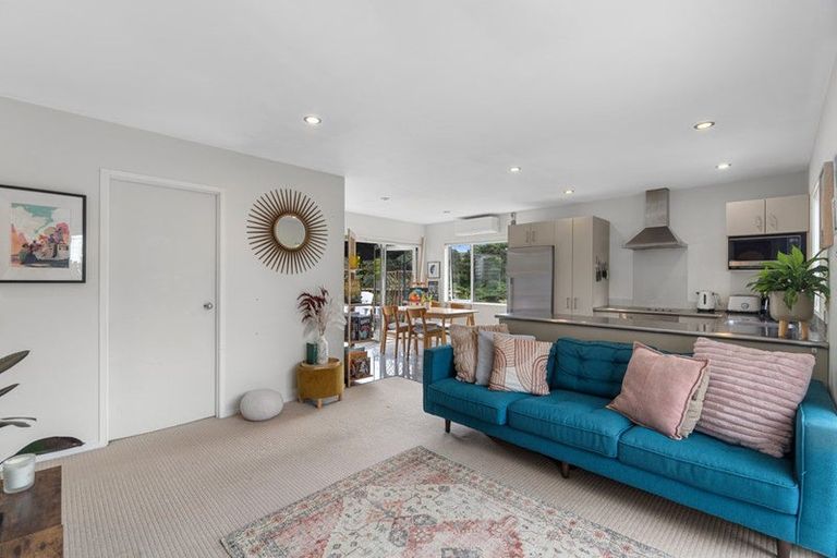 Photo of property in 3a Katrina Place, Massey, Auckland, 0614