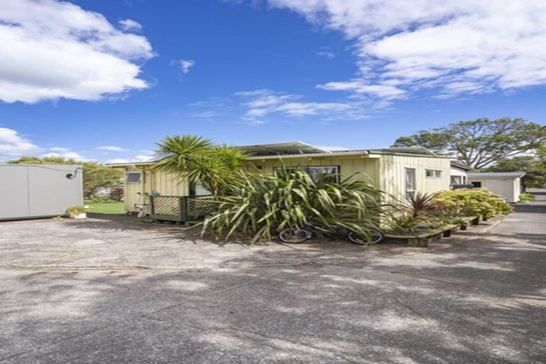 Photo of property in 3/176 Henderson Valley Road, Henderson, Auckland, 0612