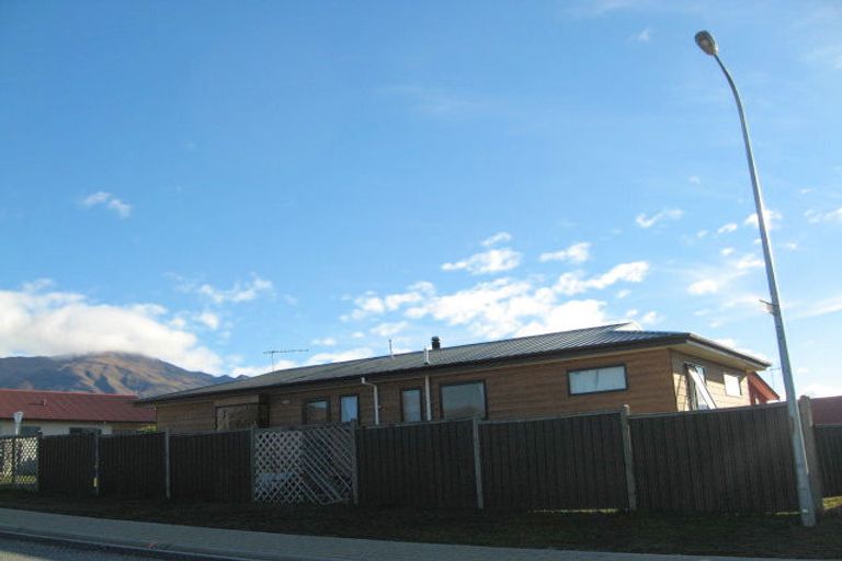 Photo of property in 2 Scaife Place, Wanaka, 9305