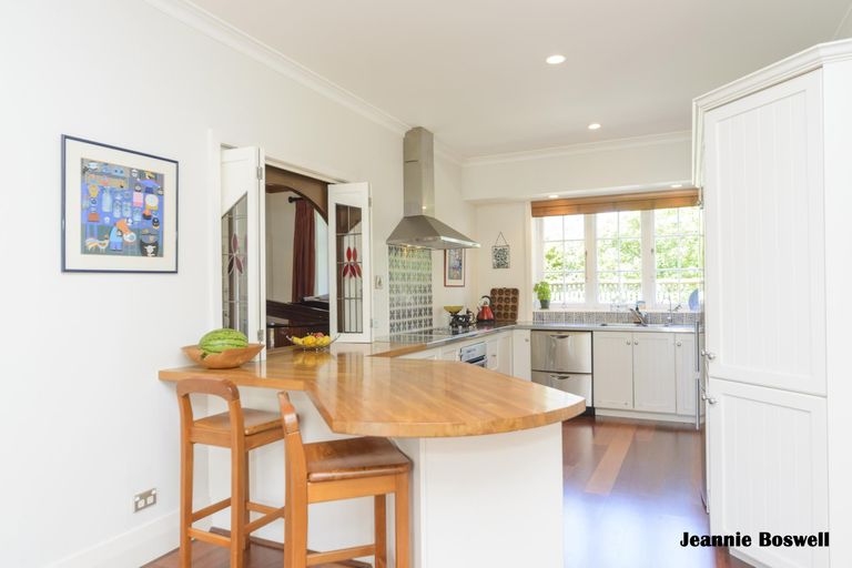 Photo of property in 220 Victoria Avenue, Hokowhitu, Palmerston North, 4410