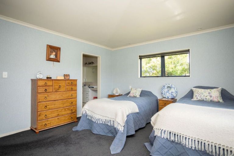 Photo of property in 28 Cowper Side Road, Dannevirke, 4976
